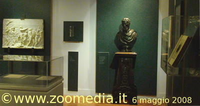Sala espositiva con il busto di bronzo di Daniele da Volterra.
