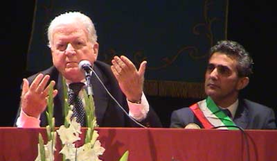 Sergio Zavoli nella cerimonia del 4 ottobre 2003 a Marradi