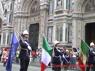 Le bandiere europea, italiana e del CTLN