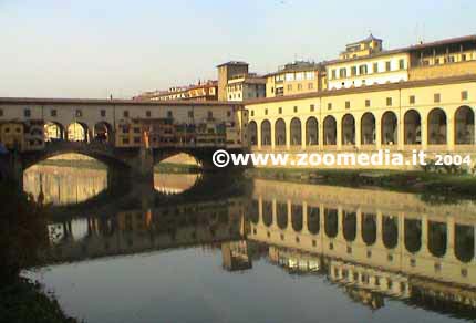 Corridoio vasariano e Ponte Vecchio - riflessi sull'Arno