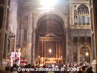 Basilica della Santissima Annunziata vista laterale con l'organo