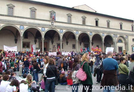 La loggia del Brunelleschial termine della manifestazione studentesca
