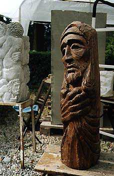 Cristo in legno di castagno di V. Collacchioni
